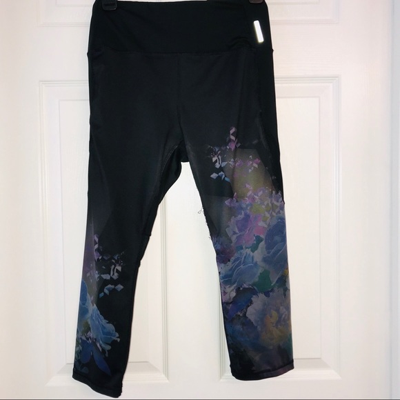 Capri Leggings - Picture 2 of 6